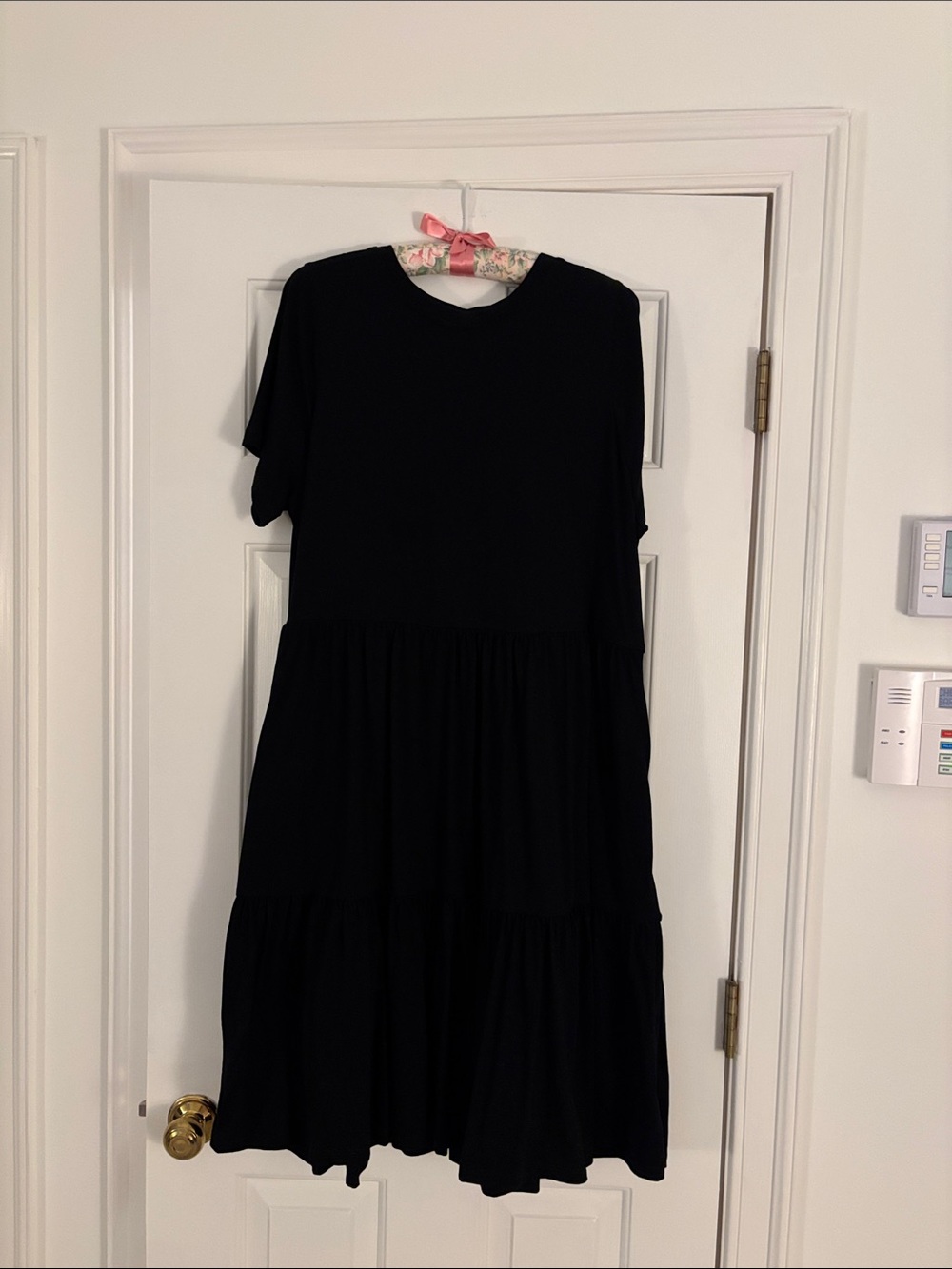 Old Navy Black Short-Sleeve Tiered Midi Dress